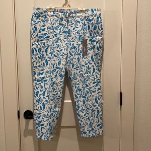 Chico’s So Slimming Crop‎ Pants